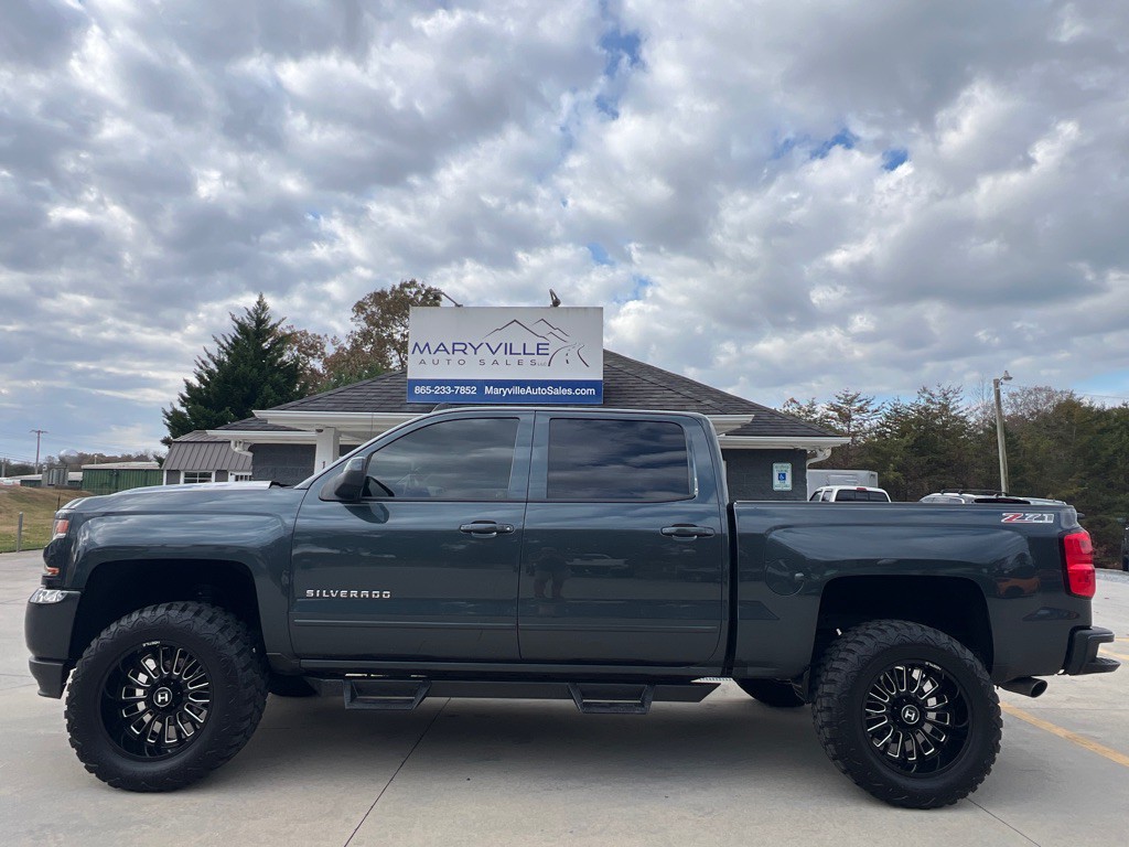 2017 Chevrolet Silverado 1500 Image 2