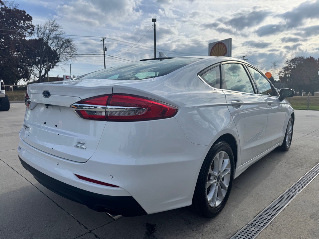 2020 Ford Fusion Image 5