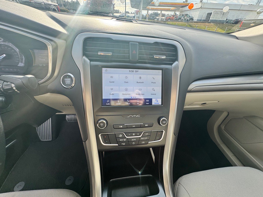 2020 Ford Fusion Image 11