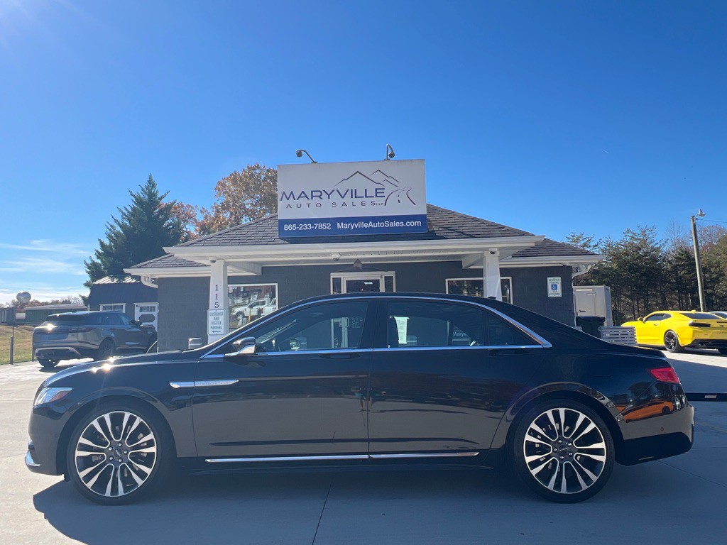 2018 Lincoln Continental Image 2