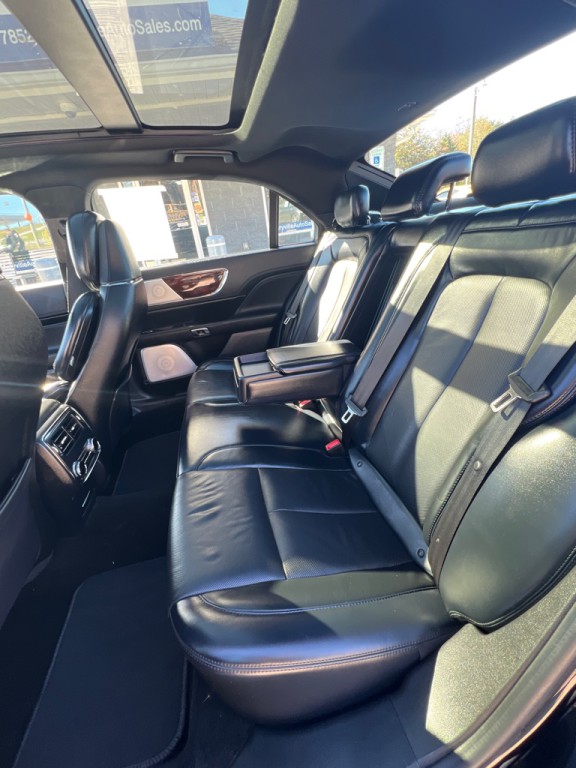 2018 Lincoln Continental Image 13