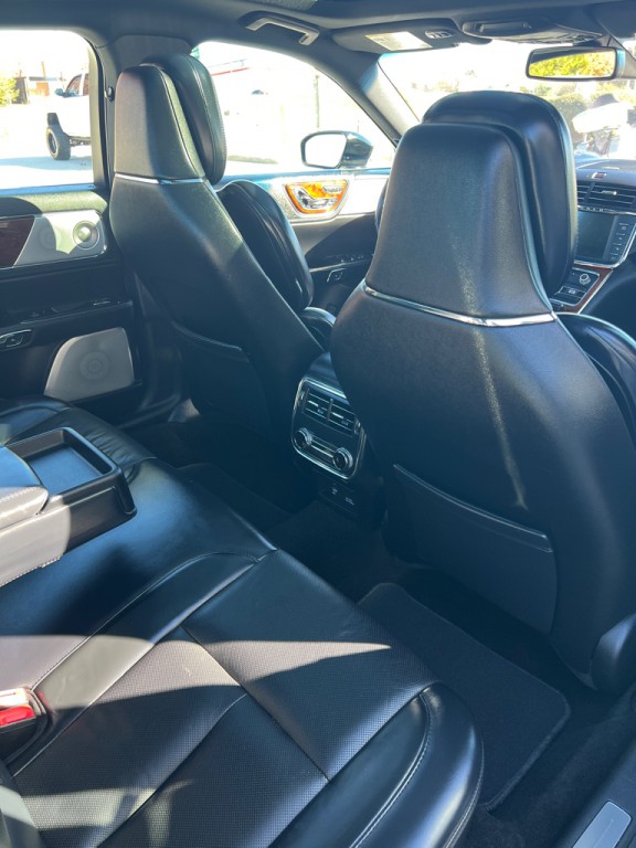 2018 Lincoln Continental Image 16