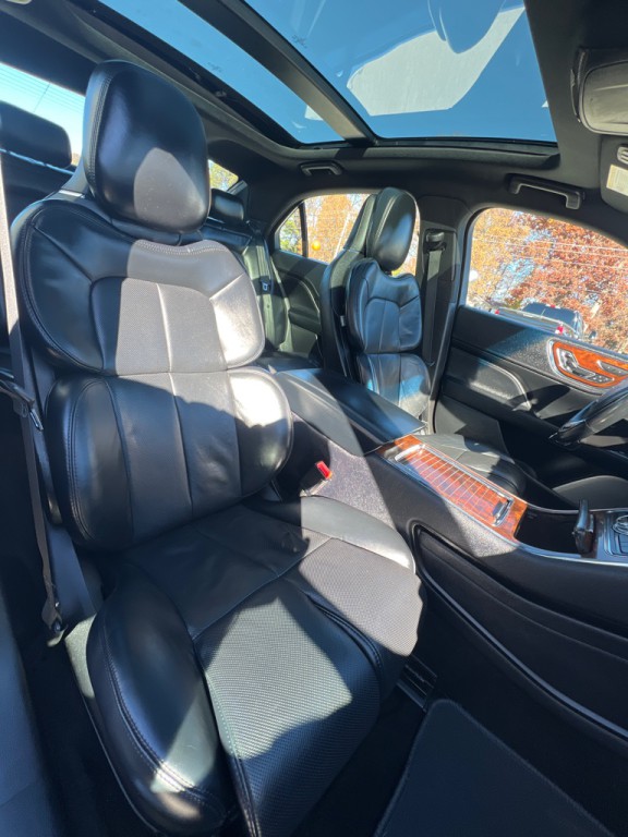 2018 Lincoln Continental Image 17