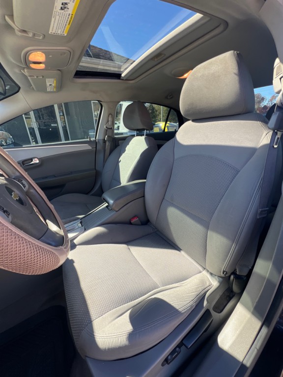 2012 Chevrolet Malibu Image 9