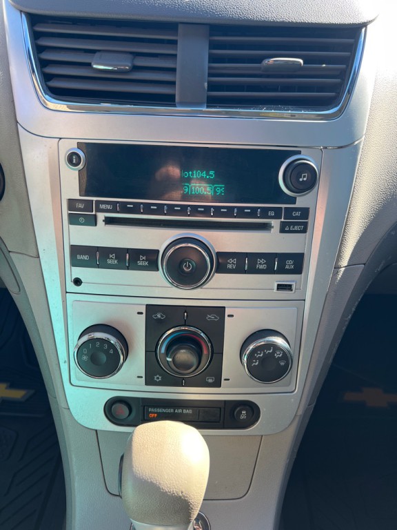 2012 Chevrolet Malibu Image 11