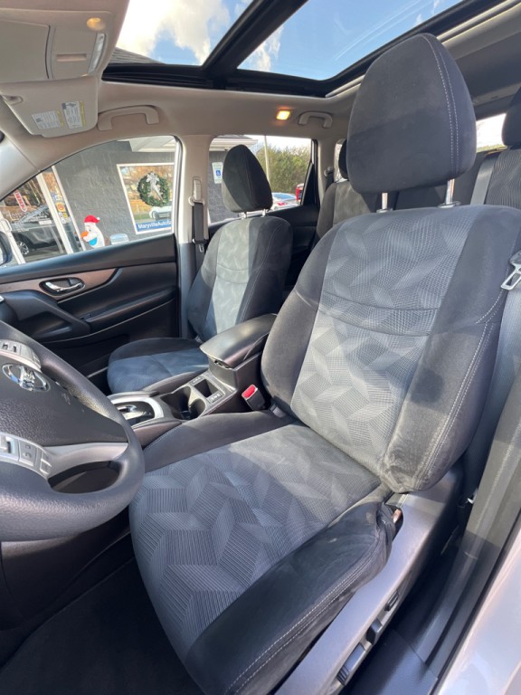 2015 Nissan Rogue Image 9