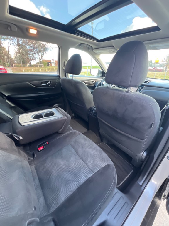 2015 Nissan Rogue Image 17