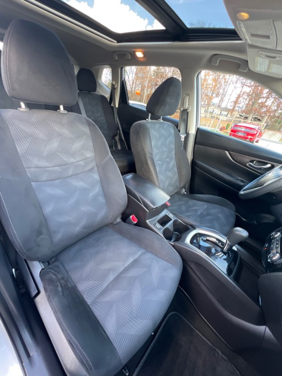 2015 Nissan Rogue Image 18