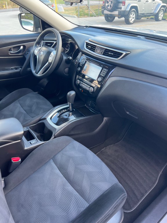 2015 Nissan Rogue Image 19