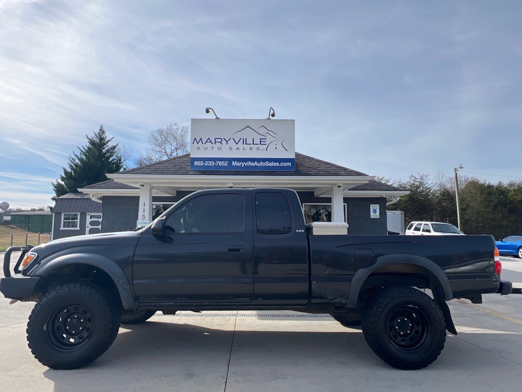 2004 Toyota Tacoma Image 2