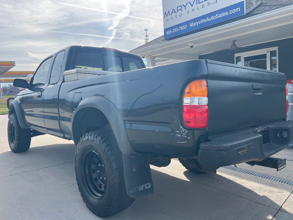 2004 Toyota Tacoma Image 3