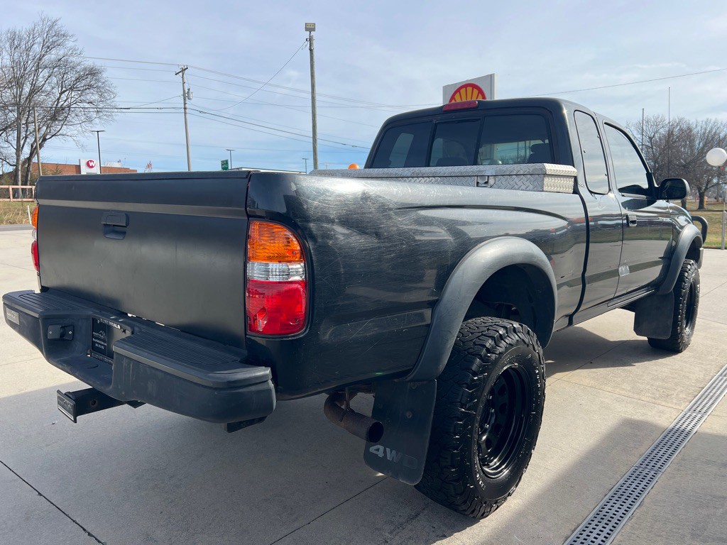 2004 Toyota Tacoma Image 5