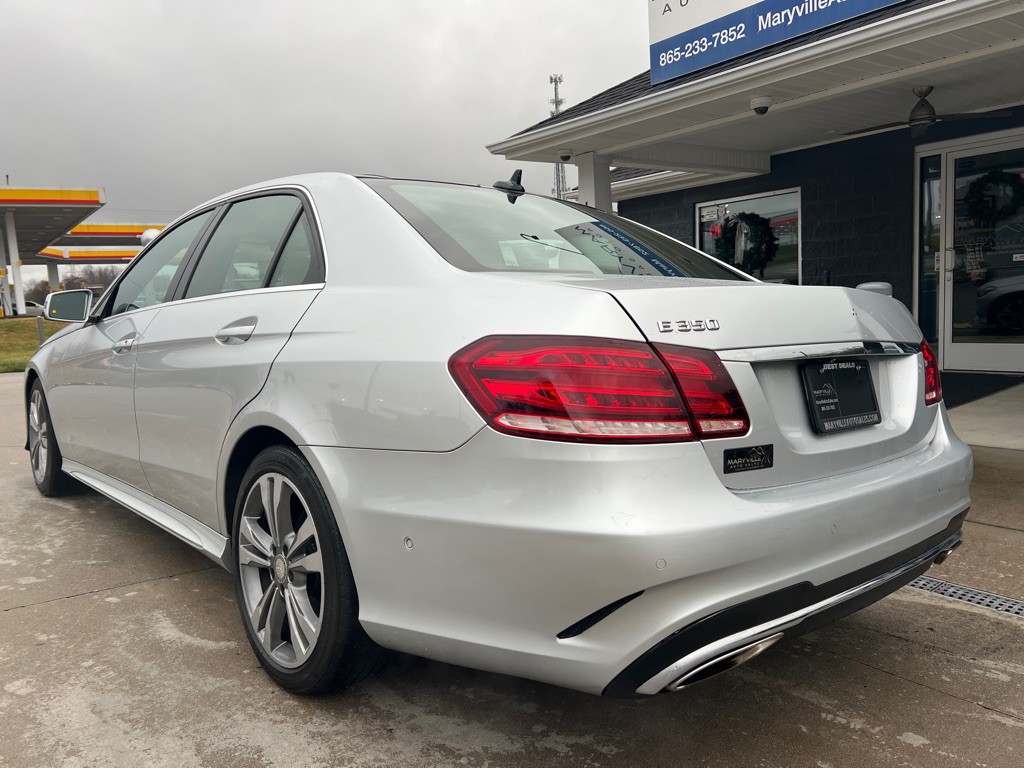 2016 Mercedes-Benz E-Class Image 3
