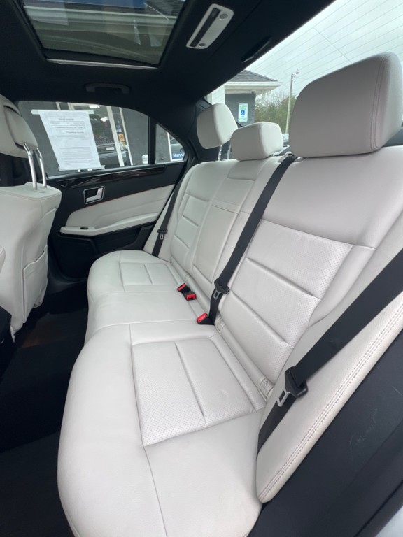 2016 Mercedes-Benz E-Class Image 13