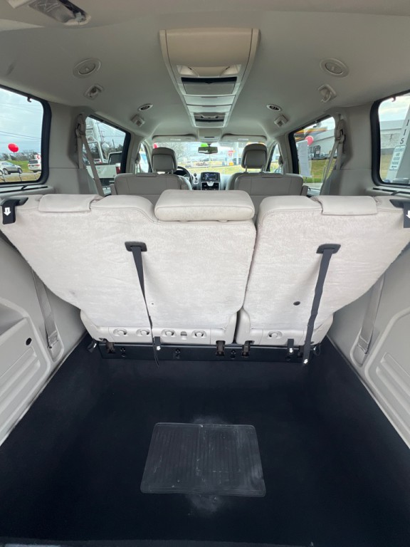 2015 Chrysler Town & Country Image 15