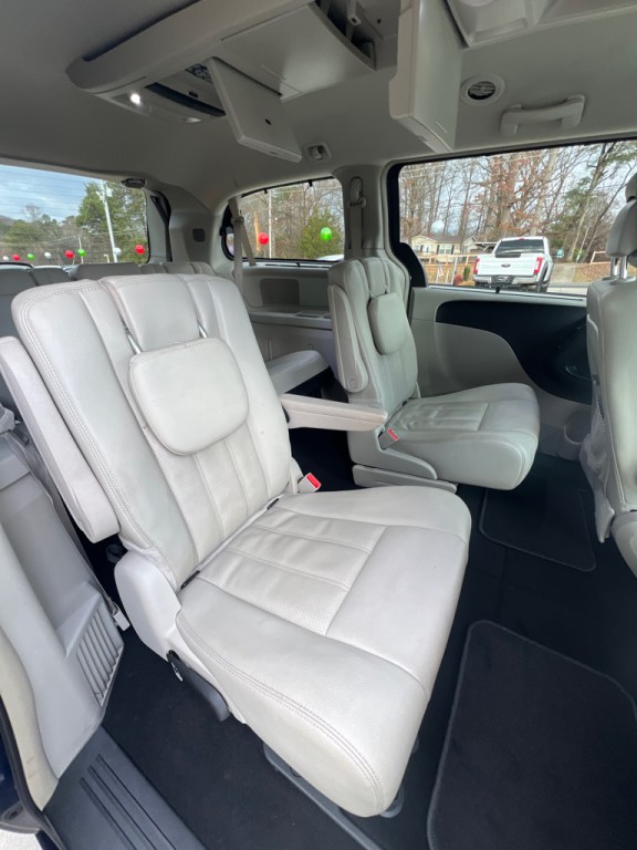 2015 Chrysler Town & Country Image 18