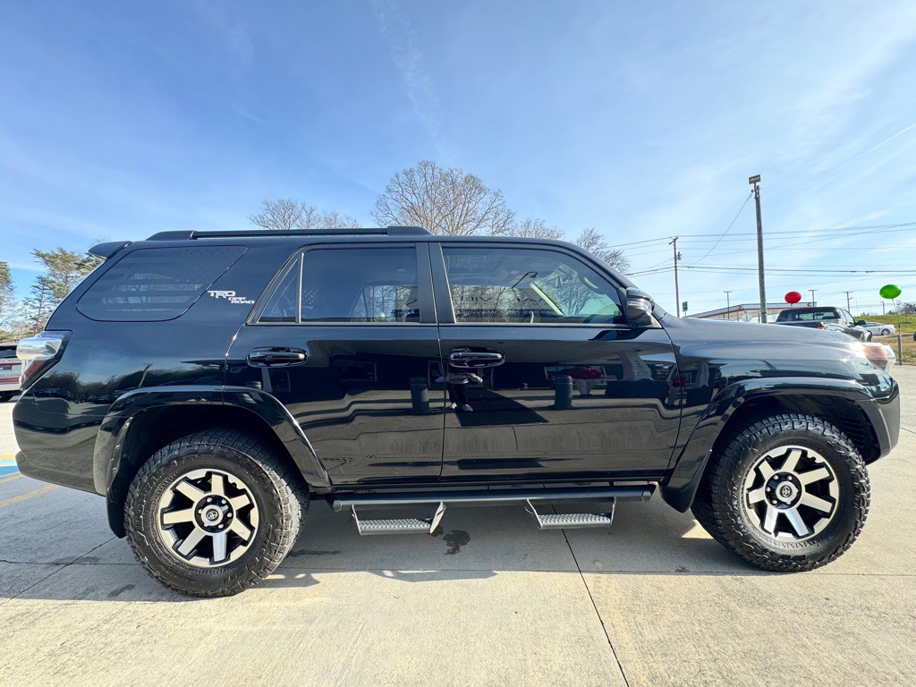 2019 Toyota 4Runner Image 6