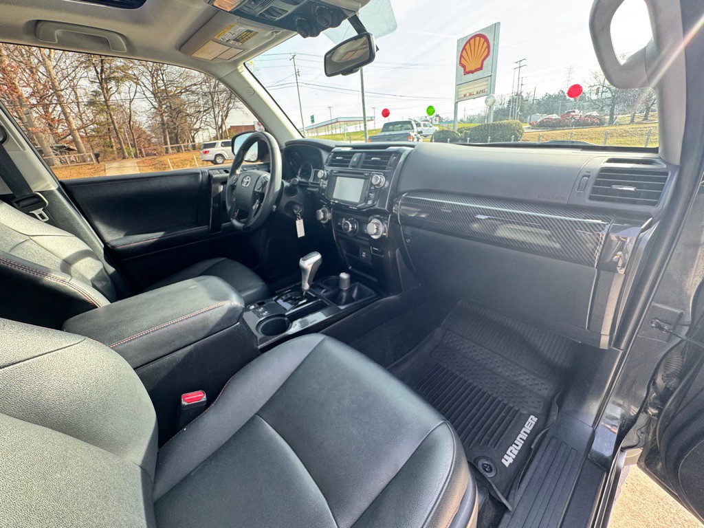 2019 Toyota 4Runner Image 18