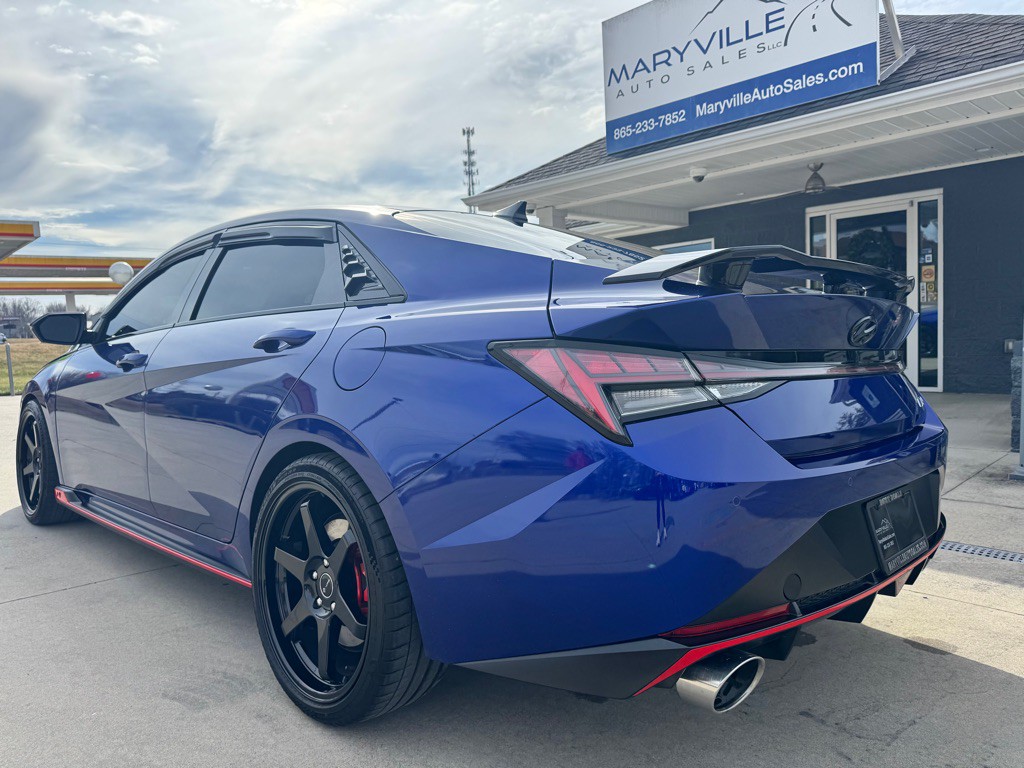 2023 Hyundai Elantra Image 3