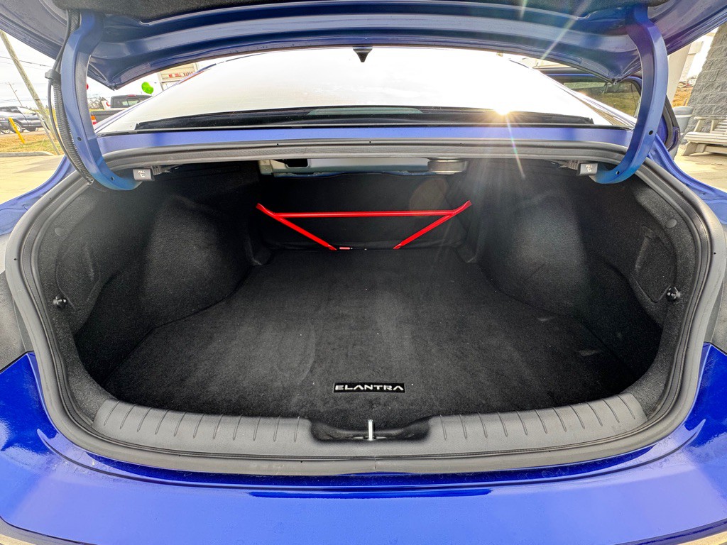2023 Hyundai Elantra Image 13