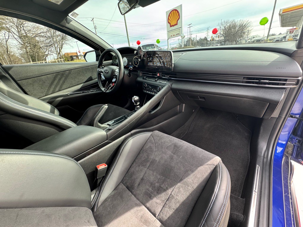 2023 Hyundai Elantra Image 16