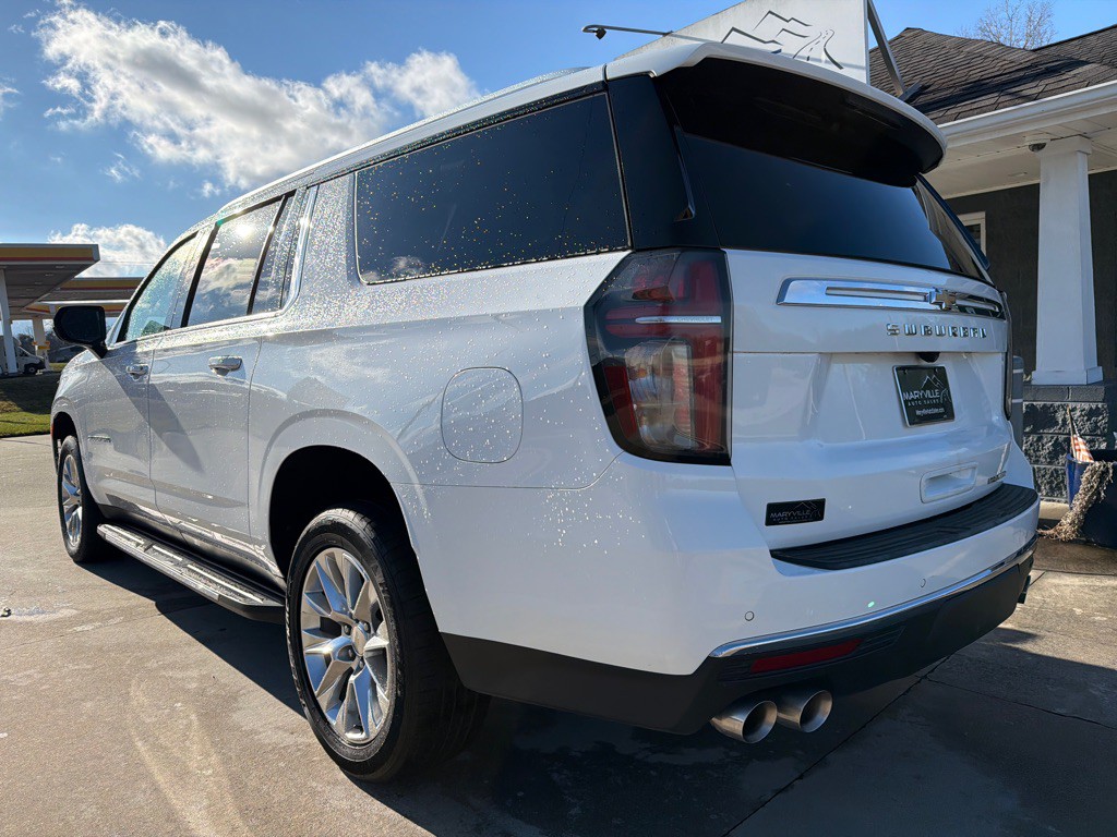 2023 Chevrolet Suburban Image 3