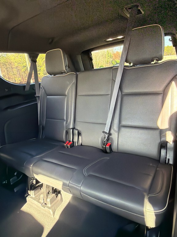 2023 Chevrolet Suburban Image 14