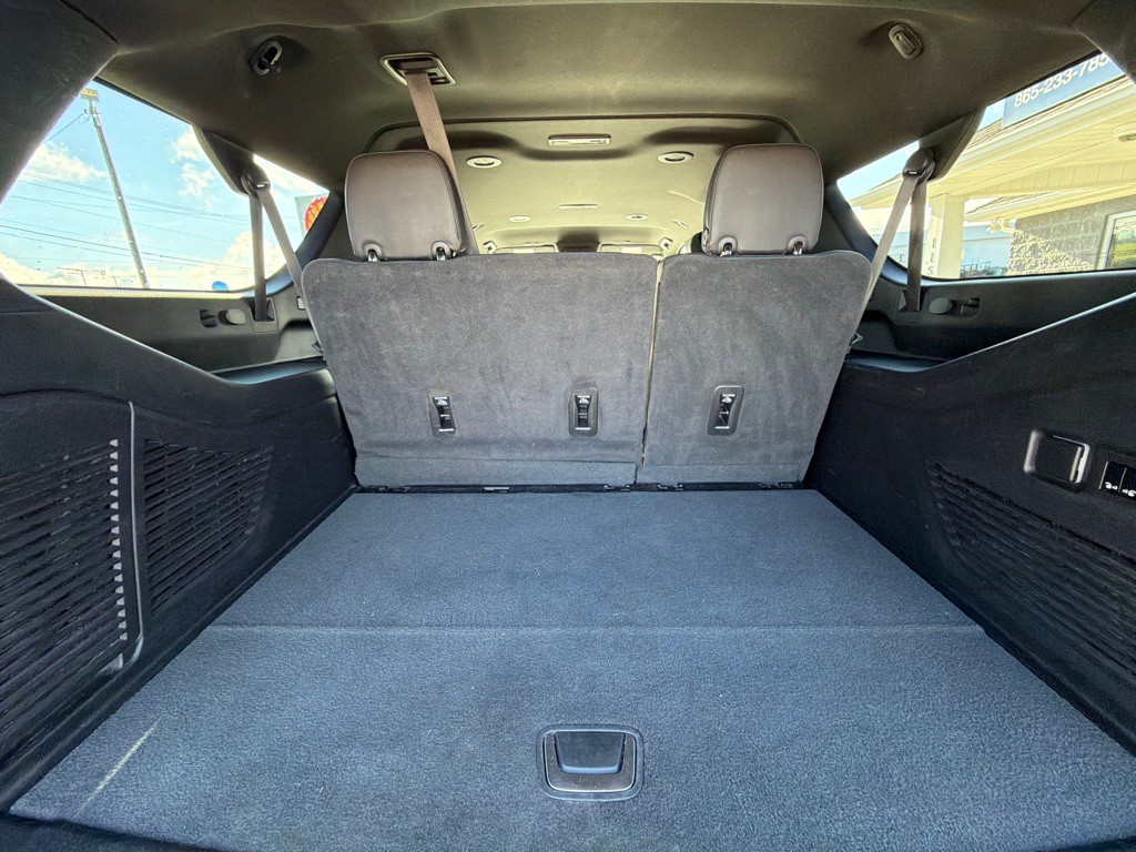 2023 Chevrolet Suburban Image 15