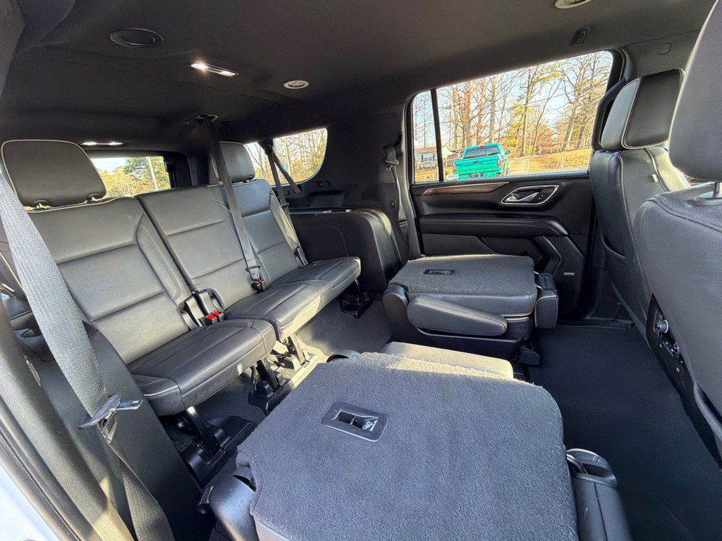 2023 Chevrolet Suburban Image 16