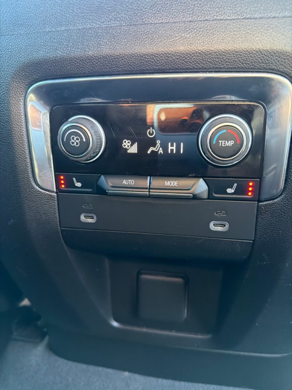 2023 Chevrolet Suburban Image 17