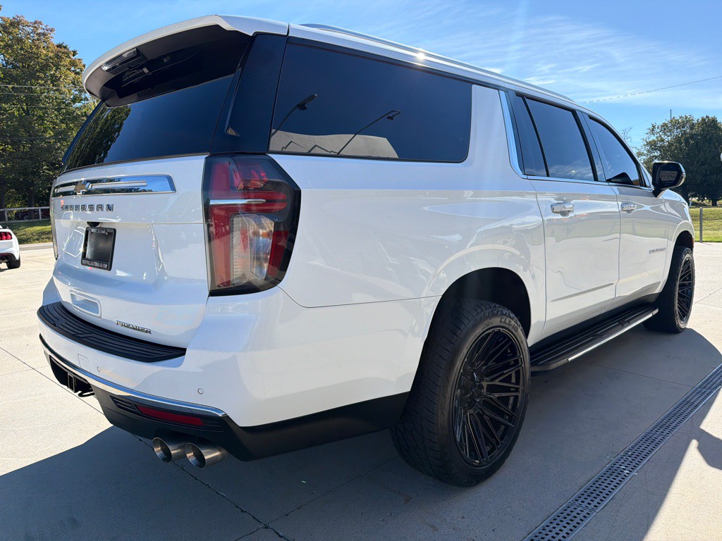 2023 Chevrolet Suburban Image 5