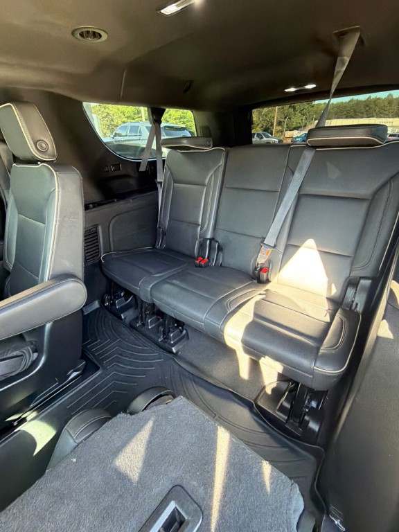 2023 Chevrolet Suburban Image 13