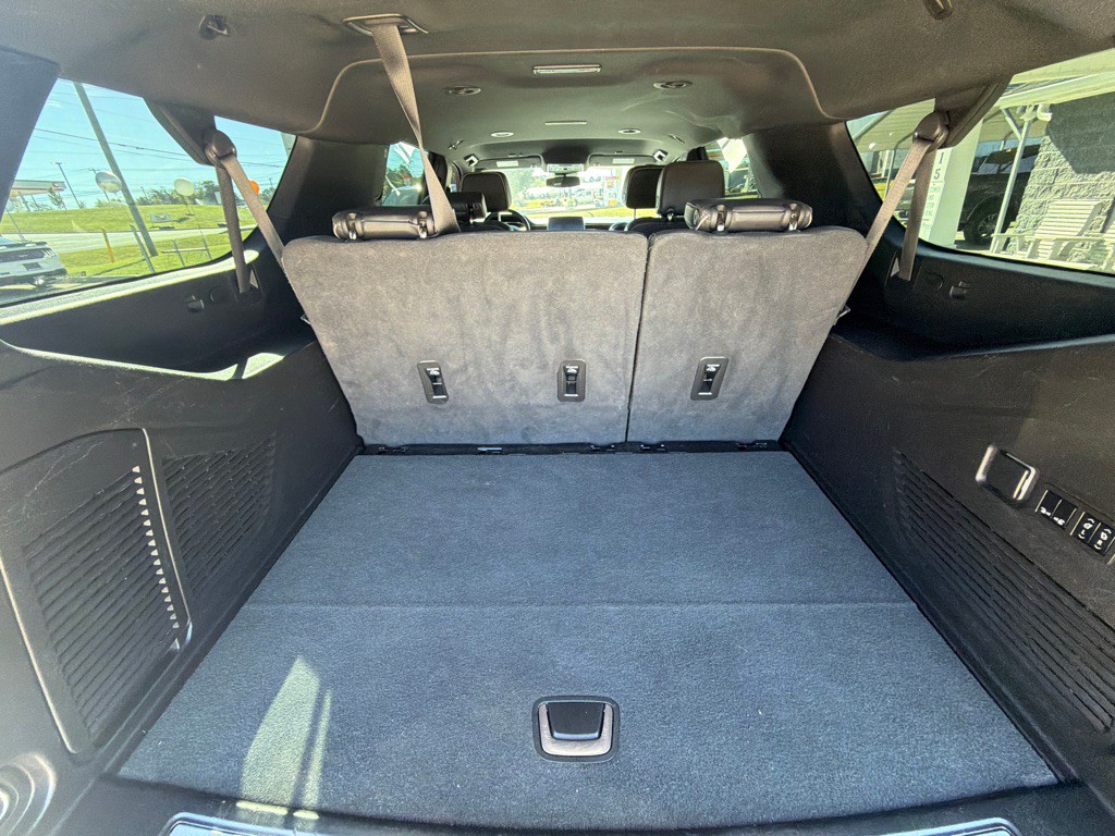 2023 Chevrolet Suburban Image 14