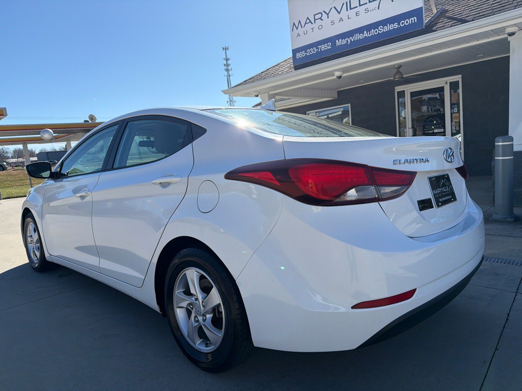 2015 Hyundai Elantra Image 3
