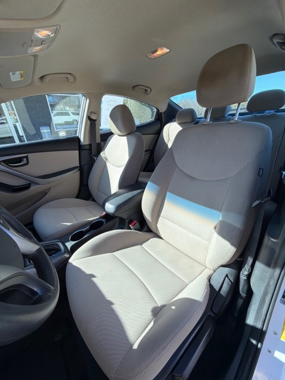 2015 Hyundai Elantra Image 9