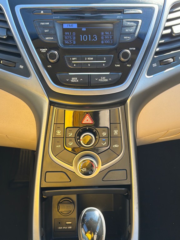 2015 Hyundai Elantra Image 10