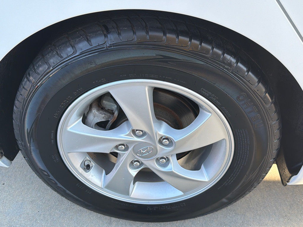 2015 Hyundai Elantra Image 18