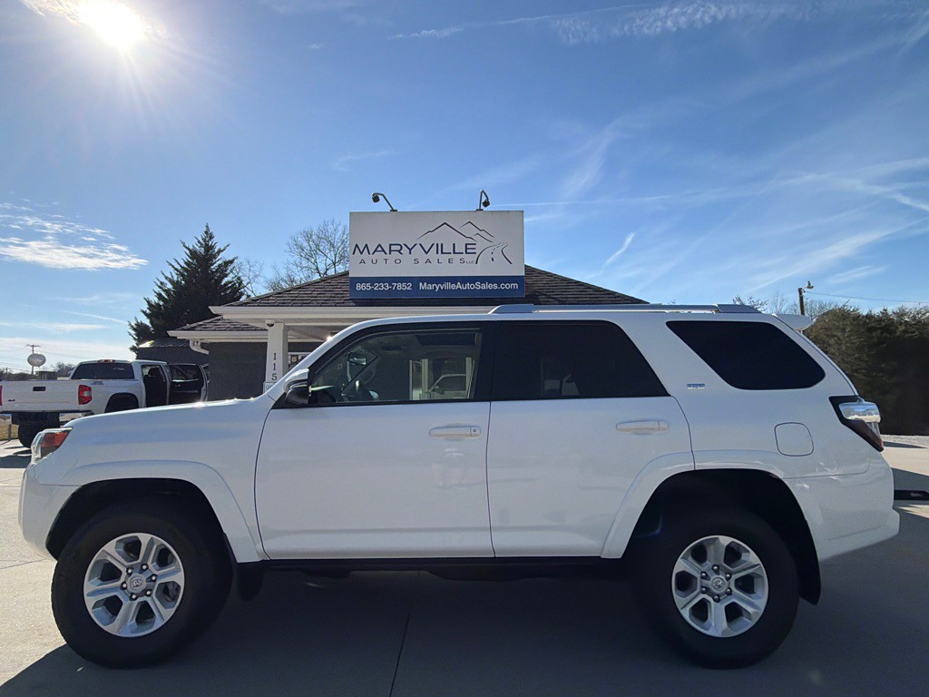 2018 Toyota 4Runner Image 2