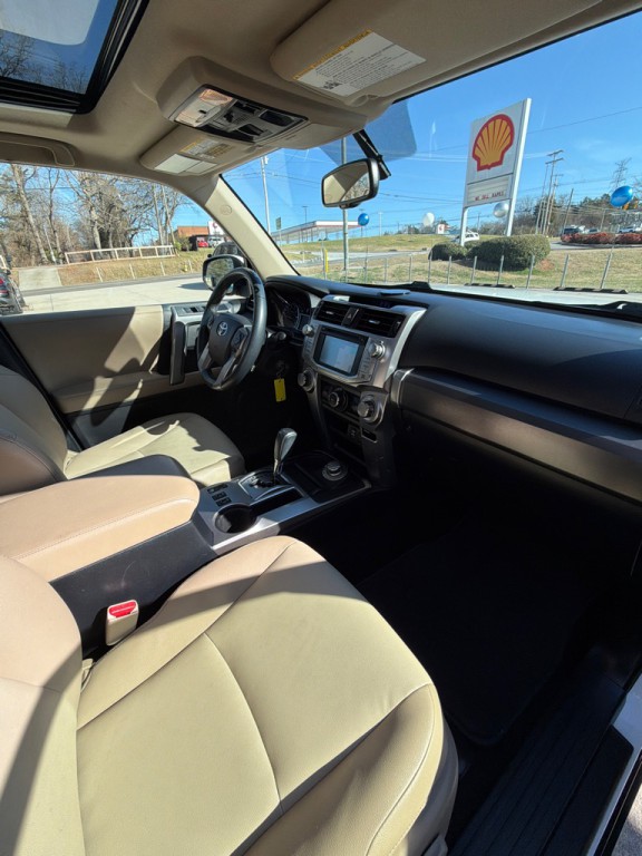 2018 Toyota 4Runner Image 17