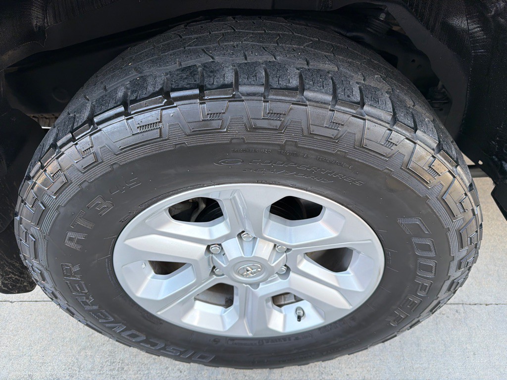 2018 Toyota 4Runner Image 18