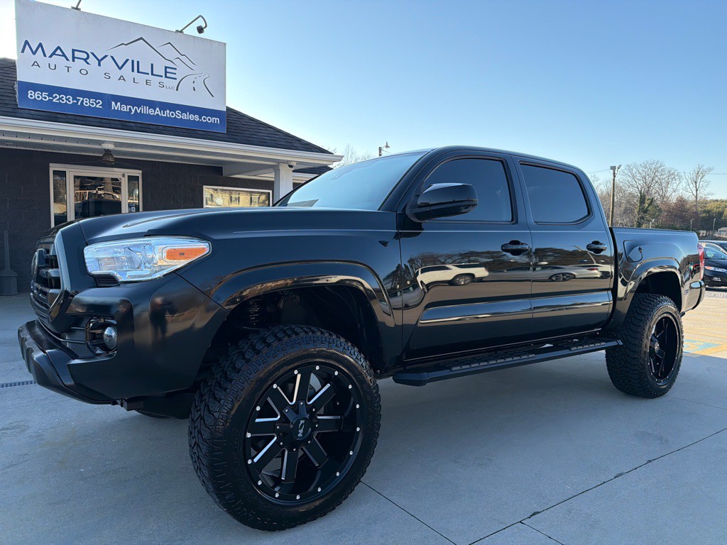 2018 Toyota Tacoma Image 1
