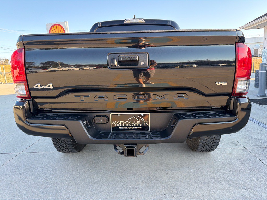 2018 Toyota Tacoma Image 4
