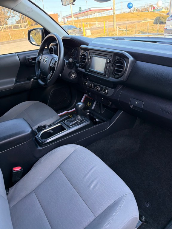 2018 Toyota Tacoma Image 16
