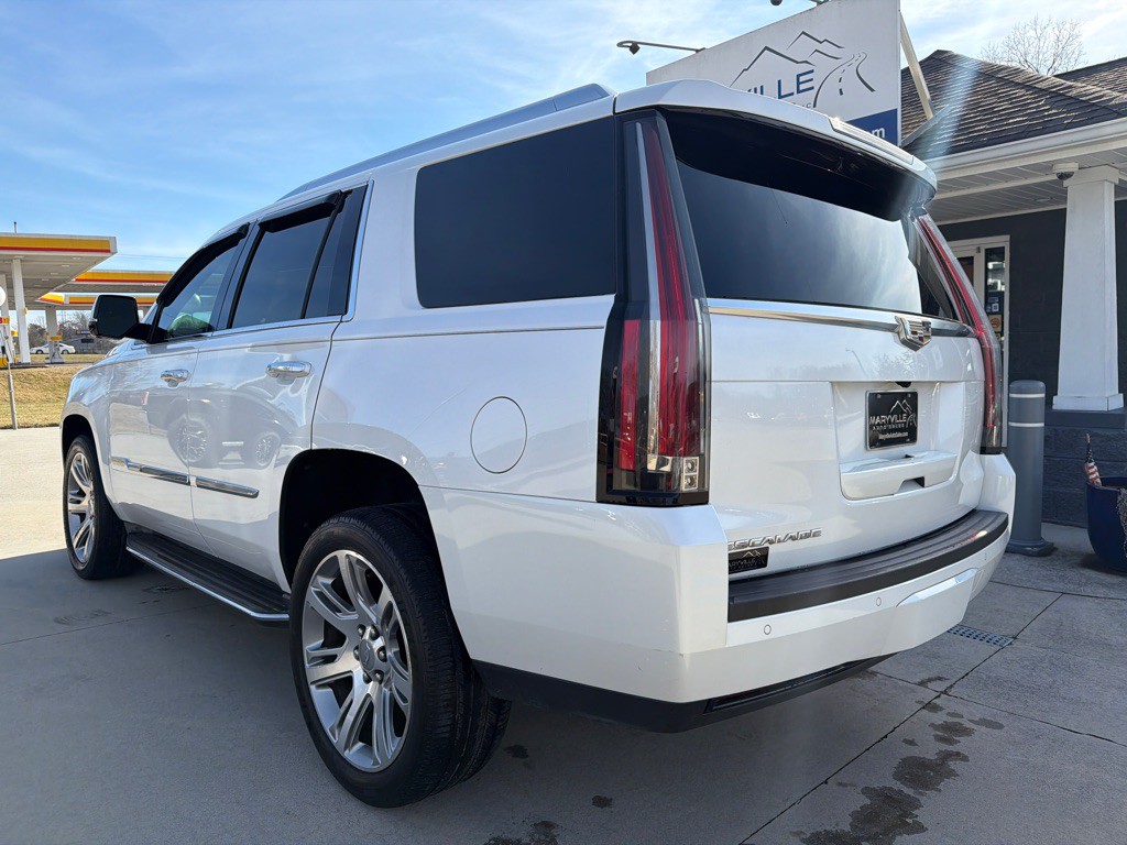 2016 Cadillac Escalade Image 3