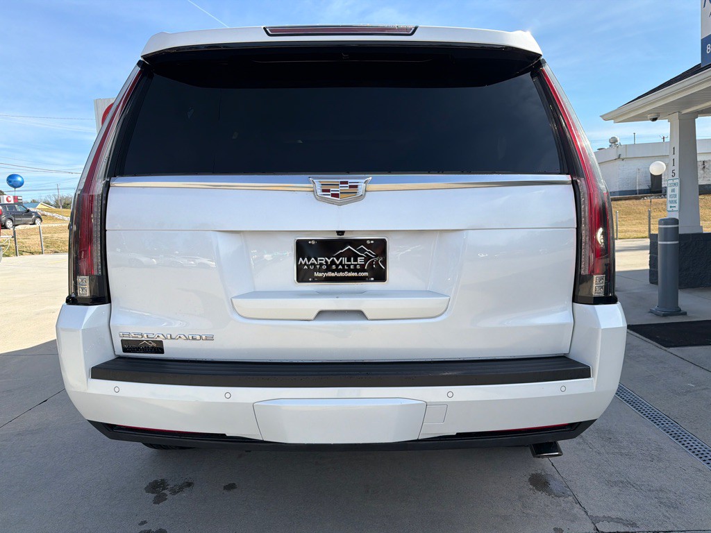 2016 Cadillac Escalade Image 4