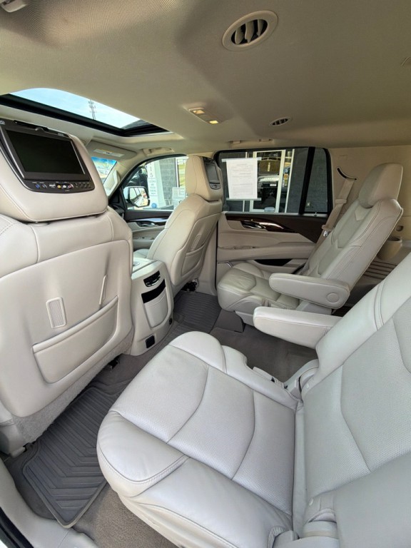 2016 Cadillac Escalade Image 13