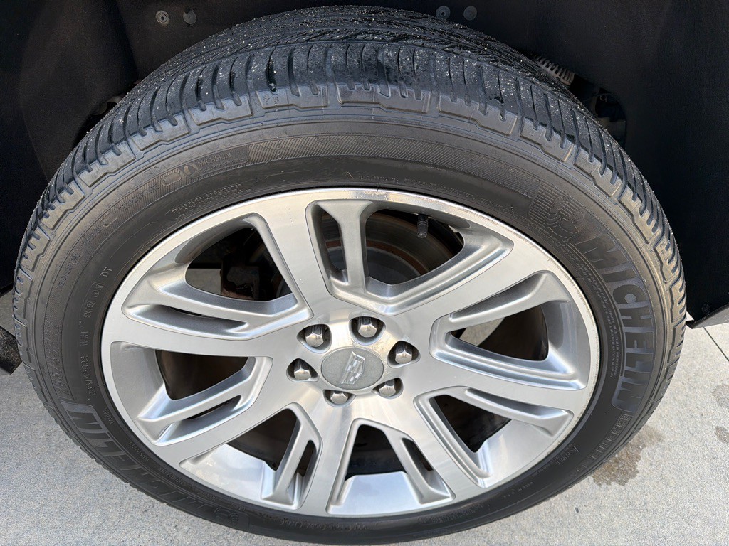 2016 Cadillac Escalade Image 20