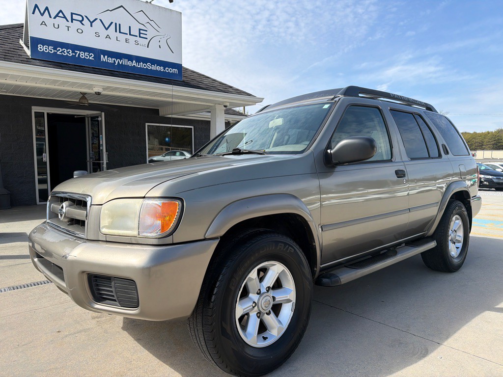 2004 Nissan Pathfinder Image 1
