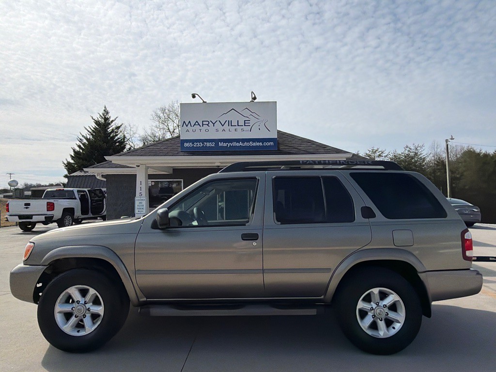 2004 Nissan Pathfinder Image 2