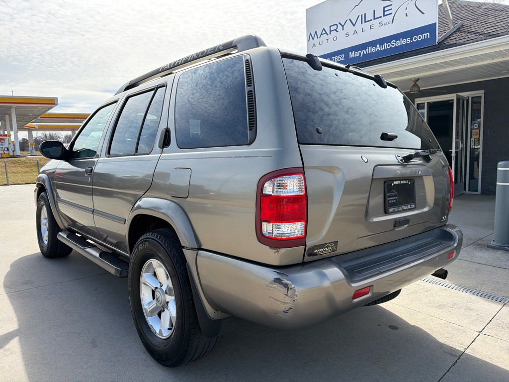 2004 Nissan Pathfinder Image 3